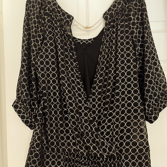 GUESS top - gorgeous, please look at closeup photos - Picture 3 of 14